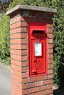 Postboks, rød, stolpe, boks, post, brev, england, engelsk, gammel, british, postkasse, uk, levering, storbritannien, traditionel, mursten, meddelelse, ingen mennesker, arkitektur, tekst, bygget struktur, dag, væg, murbygningsfunktion, korrespondance, offentlige postkasse, murstens væg, vestlige script, udendørs, beholder, bekvemmelighed, kasse - container, 5K, CC0, offentligt domæne, royaltyfrie