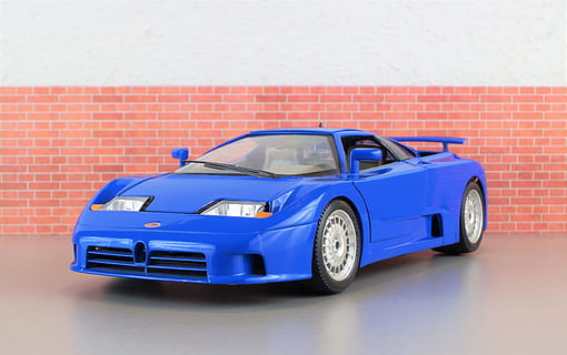 modello di auto, bugatti, auto, modello, vecchi tempi, giocattoli, auto sportiva, vecchio, blu, motorsport, veicolo, classico, settore automobilistico, vista frontale, mezzi di trasporto, copia spazio, rosso, veicolo a motore, modo di trasporto, in stile retrò, giocattolo, veicolo terrestre, in casa, nessuno, macchina giocattolo, singolo oggetto, girato in studio, sfondo colorato, plastica, mattone, 4K, CC0, dominio pubblico, privo di copyright