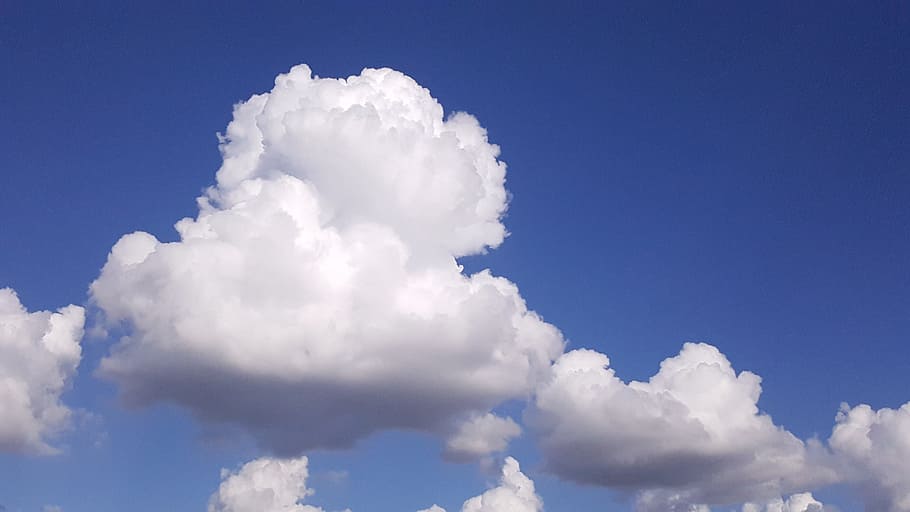 nuvole, cielo blu, chiaro, soleggiato, cielo, blu, nuvole di cielo blu, sfondo del cielo blu, nuvole di cielo, aria, luce, all'aperto, primavera, estate, Buon venerdì, nuvola - cielo, sfondi, Cloudscape, natura, tempo metereologico, soffice, atmosfera, Colore bianco, ambiente, vento, bellezza nella natura, idilliaco, la tranquillità, nessuno, cumulonembo, nuvoloso, morbidezza, astratto, la libertà, 5K