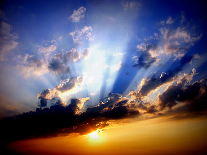 răsărit, apus de soare, cer, soare, nor, amurg, natură, nor - cer, Cloudscape, lumina soarelui, vreme, în aer liber, vară, albastru, culoare portocalie, scenics, frumusețe în natură, dramatic cer, scenice - natura, fundaluri, rază de soare, atmosfera moody, liniște, vibrante, o scenă liniștită, mediu inconjurator, multi colorate, idilic, nici o persoana, libertate, puternic luminat, abstract, luminos, întuneric, 2K, CC0, domeniu public, fără drepturi de autor