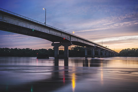 puente colgante, agua corporal, puente, suspensión, Ingenieria, estructura, arquitectura, transporte, agua, la carretera, cielo, autopista, conexión, puente - estructura hecha por el hombre, estructura construida, río, nube - cielo, reflexión, puesta de sol, naturaleza, oscuridad, nadie, frente al mar, larga exposición, columna arquitectonica, al aire libre, 5K, CC0, dominio público, libre de derechos