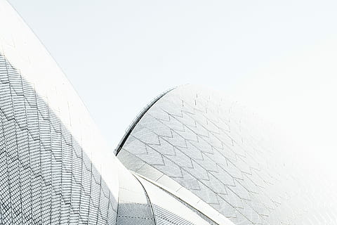 weiß gestrichenes Gebäude, niedrig, Winkel, Gebäudefotografie, Gebäude, Minimum, Licht, modern, Opernhaus, australium, Reise, Sydney, die Architektur, kopieren sie platz, gebaute Struktur, keine Leute, Himmel, Tag, weiße Farbe, Flachwinkelansicht, Muster, Gebäudehülle, Nahansicht, Natur, Wandbau - Funktion, Design, Reiseziele, klarer Himmel, Stadt, Kunst, Kultur und Unterhaltung, draußen, Decke, 2K, CC0, gemeinfrei, lizenzfrei