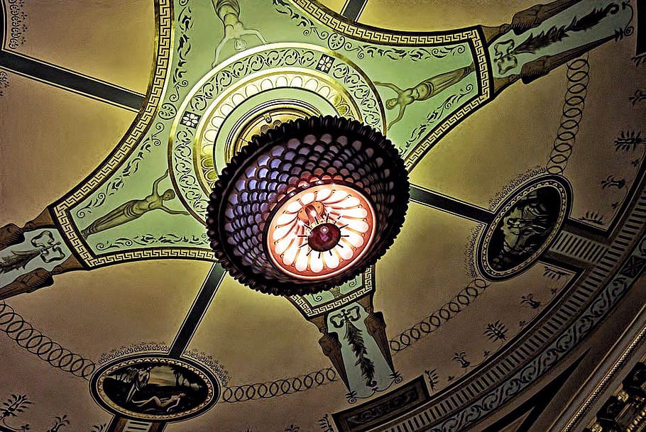 sostre, patró, metall, pintura al sostre, voltes, obra d'art, creatiu, creativitat, vell, decoració, disseny, a l'interior, cap gent, vista d’angle baix, primer pla, equips d’il·luminació, ornamentat, arquitectura, art i artesania, penjant, riquesa, forma, natura morta, fons, artesania, directament a sota, llum elèctrica, luxe, arquitectura i art, motiu floral, 720P