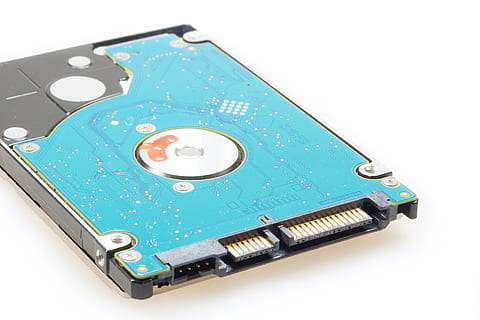 verde, negro, interno, difícil, disco duro, hdd, disco, Almacén de datos, chip, datos, digital, macro, separar, eso, computadora, tablero, tarjeta madre, hardware, procesamiento de datos, azul, componente, nsa, sata, Fondo blanco, tecnología, foto de estudio, adentro, conexión, comunicación, nadie, tecnología inalámbrica, de cerca, vista de alto ángulo, equipo eléctrico, equipo, solo objeto, parte de la computadora, Industria electrónica, 2K, CC0, dominio público, libre de derechos