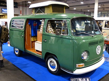 eerlijk, tentoonstelling, Old Timer, auto, historisch, oude auto's, klassiek, oldtimertentoonstelling, vervoer, openbaar vervoer, dag, stad, buitenshuis, mensen, wijze van transport, landvoertuig, motorvoertuig, incidentele mensen, groene kleur, straat, architectuur, riksja, reizen, blauw, stadsleven, stationair, zonlicht, ingebouwde structuur, 4K, CC0, publiek domein, royaltyvrij