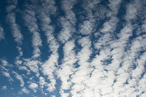 skyer, himmel, skyer form, blå, sky - himmel, skønhed i naturen, scenics - natur, dag, ingen mennesker, lav vinkel visning, natur, fuld ramme, ro, baggrunde, rolig scene, udendørs, hvid farve, cloudscape, idyllisk, mønster, meteorologi, 5K, CC0, offentligt domæne, royaltyfrie