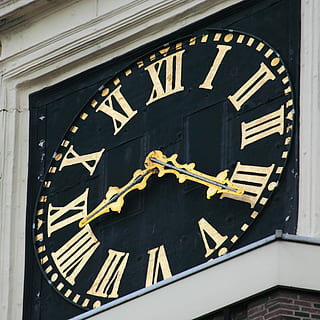 architettura, costruzione, orologio, grande, strada, tempo, Torre, cittadina, urbano, amsterdam, esterno dell'edificio, struttura costruita, nessuno, quadrante, numero romano, giorno, numero, romano, Inquadratura dal basso, comunicazione, mano minuta, avvicinamento, testo, all'aperto, finestra, caratteristica della parete, 2K, CC0, dominio pubblico, privo di copyright