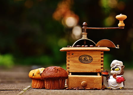 food, wood, coffee, blur, bake, baked goods, baker, bakery, bokeh, calories, chocolate, close-up, coffee beans, coffee grinder, container, cupcakes, delicious, dessert, eat, figurine, muffins, owl, pastries, sweet, wooden, food and drink, no people, focus on foreground, table, wood - material, nature, still life, freshness, outdoors, healthy eating, copy space, antique, day, vegetable, radio, small, brown, 4K, CC0, public domain, royalty free