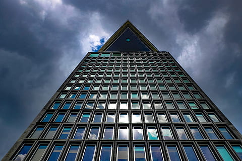 edificio, torre, rascacielos, resumen, arquitectura, urbano, moderno, ciudad, amsterdam, estructura construida, exterior del edificio, cielo, edificio de oficinas exterior, nube - cielo, vista de ángulo bajo, oficina, altura maxima, reflexión, ventana, nadie, material de vidrio, naturaleza, Negocio corporativo, al aire libre, 4K, CC0, dominio público, libre de derechos