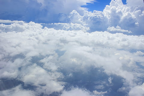 skyer, tung, betagende, hvid, himmel, smuk, natur, fantastiske, udsigt, sky - himmel, cloudscape, baggrunde, blå, kun himmel, vejr, udendørs, skønhed i naturen, scenics - natur, ro, hvid farve, idyllisk, fluffy, ingen mennesker, dag, miljø, rolig scene, lav vinkel visning, atmosfære, meteorologi, blødhed, over, 5K, CC0, offentligt domæne, royaltyfrie