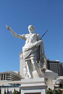 statuie, Cezar, piatră, piatră, figura, piatră, piatră figura, sculptură, monument, Reper, marmură, istoric, atracţie, vedere unghiulară joasă, cer senin, albastru, în aer liber, însorit, reprezentare umană, reprezentare, cer, artă și sculptură, arhitectură, asemănarea bărbaților, natură, zi, nici o persoana, construită, creativitate, exteriorul clădirii, lumina soarelui, asemănarea feminină, destinații de călătorie, 4K, CC0, domeniu public, fără drepturi de autor
