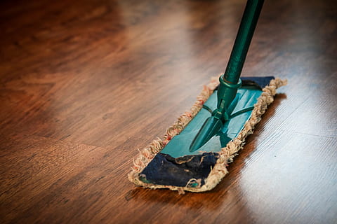 curat, curățenie, spălător, model, ferfenițos, textură, rumegus, podea de lemn, lemn - material, în interior, natură moartă, nici o persoana, pardoseală, vedere în unghi mare, vechi, a închide, masa, lemn de esență tare, maro, lemn, un singur obiect, Culoarea verde, mătură, să se concentreze asupra primelor elemente, simplitate, zi, natură, selectiv, luxos, 5K, CC0, domeniu public, fără drepturi de autor