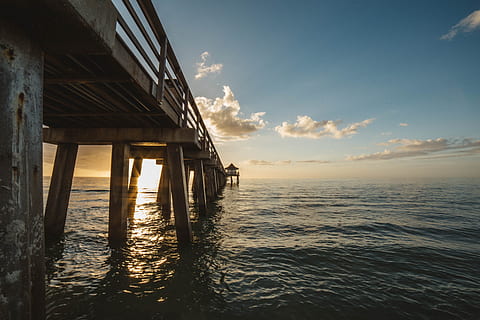 panoramico, vista, mare, cielo, spiaggia, nuvole, bacino, crepuscolo, orizzonte, idilliaco, molo, oceano, all'aperto, tranquillo, calmo, increspature, scenario, paesaggio marino, riva del mare, riva, Alba, tramonto, Surf, viaggio, acqua, di legno, architettura, struttura costruita, orizzonte sull'acqua, nuvola - cielo, natura, scenics - natura, legno - materiale, la tranquillità, bellezza nella natura, scena tranquilla, nessuno, lungomare, colonna architettonica, 5K, CC0, dominio pubblico, privo di copyright