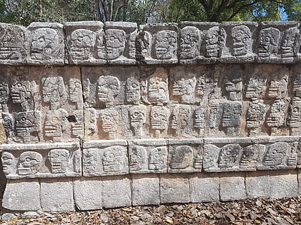 Maya, Chichen Itza, Ruinen, Text, Schnitzen - Handwerksprodukt, draußen, keine Leute, Spiritualität, Tag, Geschichte, die Architektur, die Vergangenheit, Kunst und Handwerk, gebaute Struktur, Kunst, uralt, Religion, Reiseziele, solide, menschliche Darstellung, Kreativität, Glauben, Wandbau - Funktion, Darstellung, stein material, alte Zivilisation, Steinwand, Carving, Archäologie, 4K, CC0, gemeinfrei, lizenzfrei