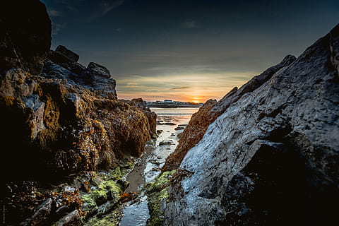 kropp, vatten, stor, stenar, grå, vit, himmel, gyllene, timme, bergen, solnedgång, berg, sten, strömma, flod, hav, skönhet i naturen, scenics - natur, rock-objekt, fast, strand, lugn plats, lugn, natur, landa, moln - himmel, sten formation, inget folk, idyllisk, icke-urbana scenen, horisont över vatten, eroderade, 5K, CC0, offentligt domän, royaltyfria