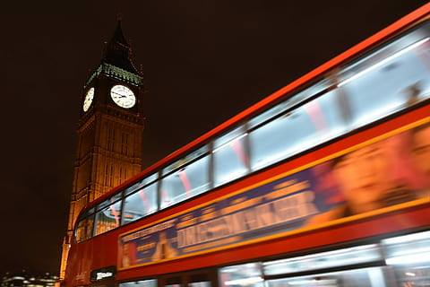 dobbelt, decker bus, passerer, stor, ben tårn, London, lavvinkelfotografering, ben, bus, nat, mørk, ur, tårn, arkitektur, klokke tårn, bygning udvendig, rejsemål, tid, bygning, by, offentlig transport, bevægelse, bygget struktur, rejse, byliv, sløret bevægelse, transportform, transportmidler, dobbeltdækkerbus, regering, ingen mennesker, uret ansigt, gotisk stil, 2K, CC0, offentligt domæne, royaltyfrie