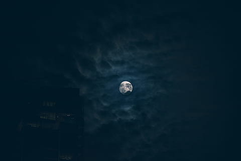 gris, cel, blanc, lluna, ennuvolat, cel nocturn, núvol, nit, fosc, foscor, naturalesa, blau, llum de la lluna, fons, espai, lluna plena, núvol - cel, cap gent, astronomia, planeta terra, vista d’angle baix, a l'aire lliure, còpia espai, exploració espacial, sol objecte, escenics - natura, planeta - espai, exploració, Lluna planetària, ominós, 5K, CC0, domini públic, lliure de regalies