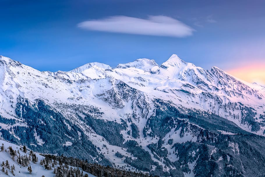neu, cobert, muntanya, blau, cel, muntanya alps blancs, Serra, rocós, nevat, congelat, suïssa, arbre, núvol, sortida del sol, cloudscape, snowcap, cresta de muntanya, escalada, hivern, escenics - natura, temperatura de fred, bellesa a la natura, medi ambient, naturalesa, muntanya nevada, paisatge, cap gent, tranquil·litat, escena tranquil·la, cim de muntanya, núvol - cel, idíl·lic, a l'aire lliure, pi, a dalt, arbre de coníferes, 5K