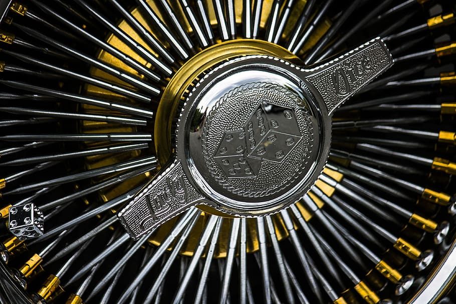 Maschine, Industrie, Technologie, Auto, Fahrzeug, Transportsystem, Chrom, Cabrio, Fahrt, Rad, Geschwindigkeit, Scheinwerfer, Motor-, klassisch, Performance, Stoßstange, der Verkehr, Oldtimer, Nostalgie, Kapuze, Windschutzscheibe, alt, alte Autos, glänzend, amerikanisch, Kraftfahrzeuge klassische Autos, Jahrgang, klassische Autos, Kraftfahrzeuge, Automobil, Bewegung, historische Autos, Metall, Nahansicht, Muster, keine Leute, drinnen, Vollbild, Design, Luftfahrzeug, Hintergründe, Studioaufnahme, Detail, silberfarben, Flugzeug, die Architektur, Sicherheit, goldfarben, Transport, Maschinen, stehlen, Legierung, 4K