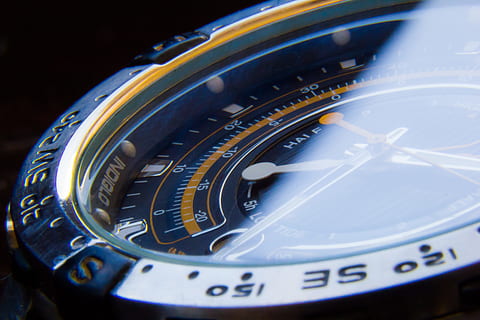 blisko, widok, chronograf, zegarek, zegar, czas, retro, zabytkowe, mechanizm, technologia, kieszeń, Twarz, makro, mechanizm zegarowy, minuta, mechaniczny, czasomierz, mechanika, godzina, metal, naprawa, maszyneria, antyczny, precyzja, klejnot, biznes, numer, zegarek na rękę, zbliżenie, instrument czasu, wewnątrz, żadnych ludzi, studio strzał, niebieski, prędkość, luksus, regulator czasowy, niewyraźny ruch, tarcza zegara, czarne tło, Wskazówka minutowa, akcesoria osobiste, 5K, CC0, domena publiczna, darmowe zdjęcia