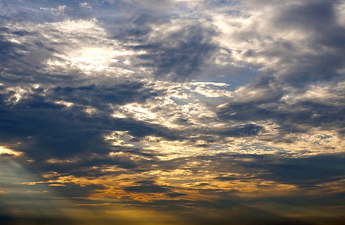 skyen, solnedgang, stråler, sky - himmel, himmel, skønhed i naturen, natur, dramatisk himmel, ro, baggrunde, cloudscape, sollys, ingen mennesker, scenics - natur, flyvende, rolig scene, udendørs, idyllisk, humørlig himmel, Midt i luften, lav vinkel visning, lyse, 4K, CC0, offentligt domæne, royaltyfrie