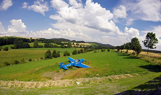 mraky, Pohled, panoráma, nebe, Příroda, modrý, krajina, hory, letadlo, podívejte se dále, vidění, slunce, zlomený, výhled, vzdálený, vzdálený pohled, dom, idyla, zanechat, opustit, Dovolená, pád, sauerland, hochsauerland, rozbité letadlo, modré letadlo, stromy, avenue, pole, namodralý, mrak - nebe, rostlina, tráva, strom, den, zelená barva, přistát, nikdo, krása v přírodě, životní prostředí, scenics - příroda, klidné scény, klid, venku, mimoměstské scény, letoun, 2K, CC0, veřejná doména, bez autorských práv
