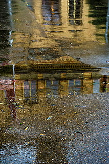 duplicació, carretera, aigua, reflexió, casa, arquitectura, bassal, humit, pluja, tempesta, resum, dia, naturalesa, cap gent, vista d’angle alt, a l'aire lliure, llac, tranquil·litat, estructura construïda, platja, davant del mar, temporada de pluges, 5K, CC0, domini públic, lliure de regalies