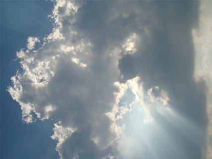 Himmel, Wolken, Blau, bedeckter Himmel, Aussicht, Scheinwerfer, Romantik, Licht, Sonnenschein, Tag, wunderbar, Strahlen, wolke - himmel, Wolkengebilde, Natur, Hintergründe, Sonnenlicht, keine Leute, Schönheit in der Natur, Flachwinkelansicht, draußen, Sonnenstrahl, Umgebung, weiße Farbe, Ruhe, Szenen - Natur, Wind, bedrohlich, Meteorologie, 2K, CC0, gemeinfrei, lizenzfrei