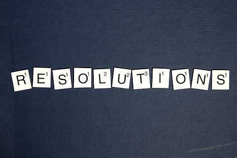 rezoluții, Scrabble, Un singur cuvânt, text, tabla de scris, western script, comunicare, culoare neagră, nici o persoana, a închide, în interior, majusculă, culoare alba, Afaceri, fundaluri, spațiu copie, direct deasupra, tehnologie, studio shot, semn, Fundal negru, natură moartă, mesaj, 720P, CC0, domeniu public, fără drepturi de autor