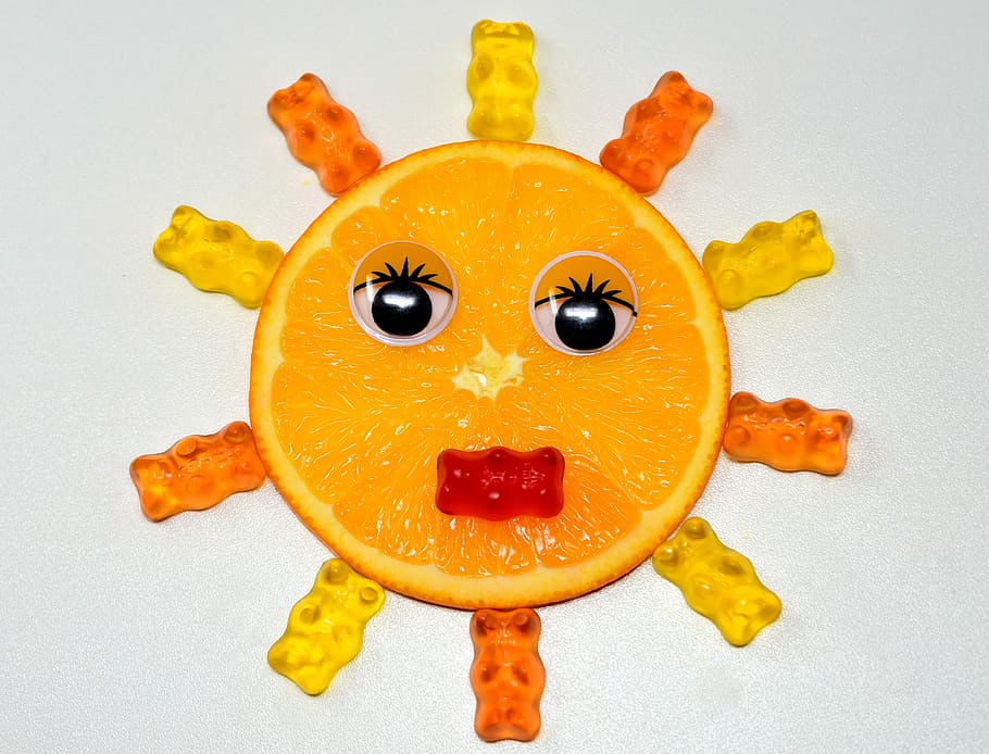 rodanxes de taronja, taronja, disc, sol, cara, gummibärchen, deliciós, divertit, afruitat, fruita, menjar, menjar i beguda, creativitat, representació, cara antropomòrfica, tir de l'estudi, antropomòrfic, diversió, a l'interior, humor, primer pla, color taronja, art i artesania, sol objecte, somrient, cap gent, carbassa, representació humana, vegetals, berenar, 4K