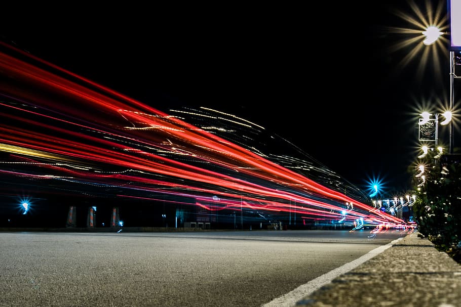 time lapse foto, beton, vej, dag tid, gadelamper, hastighed, om natten, lys, nat, hurtig, lang eksponering, belyst, Trafik, belysningsudstyr, gade, urban scene, mørk, transportmidler, rød, abstrakt, bil, hovedvej, sløret bevægelse, lys - naturligt fænomen, baggrunde, lys spor, bevægelse, arkitektur, by, himmel, bygget struktur, bygning udvendig, glødende, ingen mennesker, udendørs, 4K