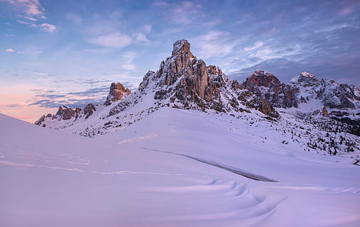 sněhové pole, horské alpy, hora, pokryté, sníh, vrchol, mrak, zimní, led, strom, pohoří, stoupání, summitu, slunce, soumrak, Příroda, nebe, drift, scenics - příroda, studená teplota, krása v přírodě, mrak - nebe, životní prostředí, nikdo, zasněžené hory, krajina, klid, klidné scény, destinace, přistát, venku, horský vrchol, formace, jehličnatého stromu, 5K, CC0, veřejná doména, bez autorských práv
