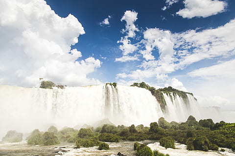 cascades, furiosa, arbres, verd, a través de, cascada, arbre, aigua, núvol, paisatge, naturalesa, boira, cel, esprai, blau, vegetació, caiguda d’aigua, Canadà, salvatge, núvol - cel, escenics - natura, bellesa a la natura, moviment, medi ambient, planta, viatjar, aigua que flueix, exposició llarga, turisme, destinacions de viatge, cap gent, dia, a l'aire lliure, que flueix, caient aigua, poder a la natura, fumigació, 1080P, CC0, domini públic, lliure de regalies