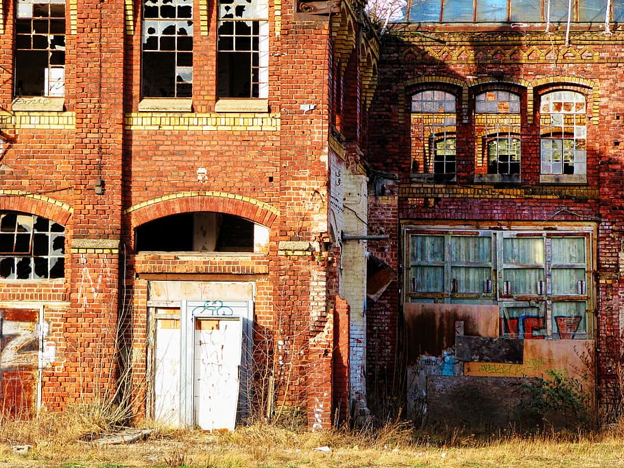 fàbrica, edifici, vell, caduc, ruïna, sortir, llocs perduts, edifici industrial, Leipzig, plagwitz, arquitectura, abandonat, exterior de l'edifici, finestra, obsoleta, estructura construïda, maó, paret de maó, espatllat, dia, aixafar, paret, cap gent, resistent, entrada, porta, barri residencial, arc, deteriorament, a l'aire lliure, arruïnat, 2K