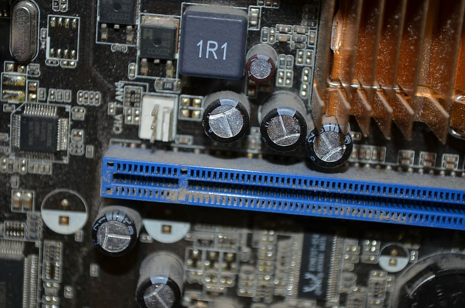 ordinador, quota, condensador, placa base, dispositiu de càlcul, PC, dispositiu, electrònica, pols, panell de control, control, indústria electrònica, cap gent, tecnologia, cabina, primer pla, comunicació, a l'interior, text, nombre, natura morta, directament a sobre, marc complet, equipament, connexió, transport, perilla, marcar, indústria, instrument de mesura, 2K