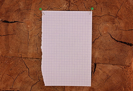 nero, bianca, vuoto, carta griglia, Nota, Stickies, bloc notes, elenco, legna, sfondo di legno, testo dom, design dom, legno - materiale, sfondi, carta, direttamente sopra, copia spazio, tavolo, nessuno, in casa, quaderno a spirale, Colore bianco, pagina, Marrone, carta a righe, attività commerciale, formazione scolastica, avvicinamento, documento, materiale scolastico, venatura del legno, 5K, CC0, dominio pubblico, privo di copyright