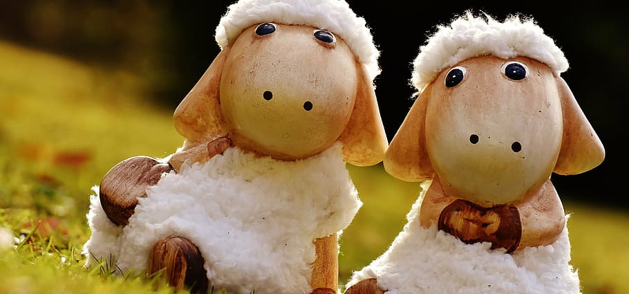 ovelles, deco, ceràmica, bonic, figura, joguina suau, llana, cara, ungulate, joguines, animal, divertit, decoració de pasqua, centrar-se en primer pla, primer pla, cap gent, dia, a l'aire lliure, representació, joguina, neu, representació humana, joguina de peluix, hivern, temperatura de fred, creativitat, art i artesania, Color blanc, festa, celebració, menjar, decoració, ninot de neu, 4K