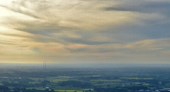 Dom, mosca, aviação, céu, vista aérea, nuvens, sol da tarde, panorama, nuvem - céu, meio Ambiente, beleza na natureza, céu dramático, natureza, horizonte, scenics - natureza, horizonte sobre a terra, cidade, cloudscape, arquitetura, paisagem urbana, vento, horizonte urbano, tranquilidade, névoa, ninguém, ao ar livre, 5K, CC0, domínio público, royalty free