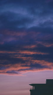 Silhouette, Gebäude, golden, Stunde, Cumulonimbus-Wolken, bewölkter Himmel, Wolke, Sonnenuntergang, Himmel, Landschaft, Natur, Farbe, Rosa, Reise, fließen, Minimalismus, wolke - himmel, gebaute Struktur, die Architektur, Schönheit in der Natur, Gebäudehülle, orange Farbe, keine Leute, Szenen - Natur, Flachwinkelansicht, Dramatischer Himmel, draußen, Dämmerung, hoher Abschnitt, bedeckt, 4K, CC0, gemeinfrei, lizenzfrei