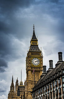 Big Ben, Londyn, budynek, zamek, pałac, król, królowa, Polak, flaga, naród, infrastruktura, słupek, światło, niebo, chmury, zegar, czas, pokaz, wieża zegarowa, cele podróży, architektura, wieża, na zewnątrz budynku, chmura - niebo, ozdobny, styl gotycki, rząd, zbudowana struktura, Miasto, turystyka, niski kąt widzenia, podróżować, wysoki - wysoki, żadnych ludzi, historia, przeszłość, tarcza zegara, iglica, 4K, CC0, domena publiczna, darmowe zdjęcia