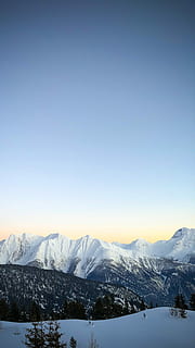 muntanya, cobert, neu, muntanyes, blau, cel, durant el dia, Serra, degradat, groc, fred, hivern, sortida del sol, posta de sol, bosc, color, tarda, suïssa, belalp, temperatura de fred, escenics - natura, bellesa a la natura, escena tranquil·la, tranquil·litat, medi ambient, naturalesa, muntanya nevada, paisatge, arbre, còpia espai, escena no urbana, Color blanc, idíl·lic, cap gent, clima, 2K, CC0, domini públic, lliure de regalies