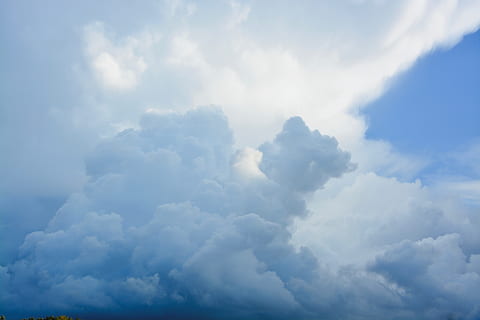 hvite skyer, Sky, skyer, hvit, horisonten atmosfære, Overskyet himmel, blå, lysfenomen, sky - himmel, himmel, skjønnhet i naturen, naturskjønnhet - natur, ro, natur, ingen folk, clouds, rolig scene, bakgrunn, dag, lav vinkel visning, utendørs, hvit farge, overskyet, idylliske, sollys, meteorologi, mykhet, ovenfor, 5K, CC0, offentlig domene, opphavsrett gratis