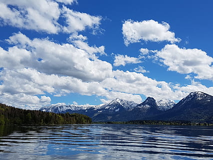 cielo, paesaggio, nube, fiume, volte, barca da diporto, la tasca frontale foderata, Wolfgang, Austria, viaggio, guarigione, pace, acqua, montagna, nuvola - cielo, scenics - natura, lago, bellezza nella natura, scena tranquilla, catena montuosa, la tranquillità, giorno, temperatura fredda, nessuno, scena non urbana, natura, inverno, ambiente, la neve, montagna innevata, all'aperto, 2K, CC0, dominio pubblico, privo di copyright
