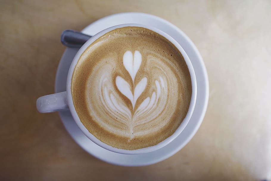 capuccino, blanc, ceràmica, tassa, cafè, caffe, latte, art, al vapor, llet, escuma, plat, cafè - beguda, beure, tassa de cafè, refresc, menjar i beguda, beguda espumosa, natura morta, art escumat, beguda calenta, cappuccino, creativitat, taula, primer pla, directament a sobre, frescor, a l'interior, cap gent, vaixella, begudes sense alcohol, 4K
