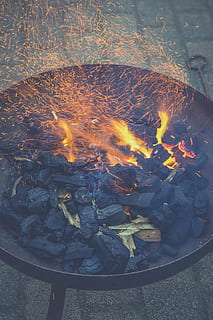 Foto, kul, bål, brænding, trækul, stadig, elementer, ting, grill, flammer, ild, forkullede, gnister, lys, bokeh, flamme, varme - temperatur, ingen mennesker, udendørs, tæt på, dag, natur, brand - naturligt fænomen, træ, høj vinkel visning, log, glødende, Brænde, bevægelse, orange farve, træ - materiale, Camping, lejrbål, 4K, CC0, offentligt domæne, royaltyfrie