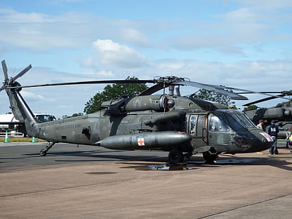 apache, hær, helikopter, angreb, apache, hær, militær, chopper, transportmidler, dag, udendørs, sky - himmel, luftfartøj, transportform, himmel, fly, natur, lufthavn, propel, lufthavn bane, militære flyvemaskine, ingen mennesker, luftvåben, stationær, sollys, luftfartsindustrien, 4K, CC0, offentligt domæne, royaltyfrie