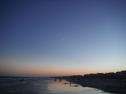 spiaggia, molte, persone, alba, riva del mare, d'oro, ora, di notte, cielo notturno, oceano, tramonto, cielo, crepuscolo, mare, natura, acqua, blu, Paesaggi, costa, all'aperto, paesaggio, posizioni di viaggio, cielo sereno, scenics - natura, bellezza nella natura, Luna, terra, copia spazio, scena tranquilla, la tranquillità, architettura, idilliaco, orizzonte, nessuno, orizzonte sull'acqua, 4K, CC0, dominio pubblico, privo di copyright