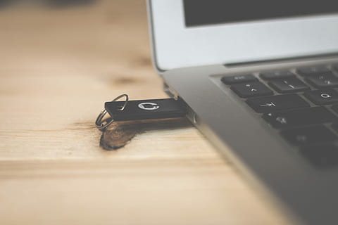 สีดำ, แฟลชไดรฟ์ usb, ขี่ม้า, แล็ปท็อป, งาน, อิเล็กทรอนิกส์, การทำงาน, MacBook, แม็ค, GitHub, แป้นพิมพ์คอมพิวเตอร์, แป้นพิมพ์, คอมพิวเตอร์, เครื่อง, ยูเอสบี, เคาน์เตอร์, อุปกรณ์, เทคโนโลยี, เทคโนโลยีไร้สาย, การสื่อสาร, ตาราง, ในบ้าน, สัมพันธ์, อุปกรณ์คอมพิวเตอร์, ใกล้ชิด, ไม่มีคน, เลือกโฟกัส, ไม้ - วัสดุ, ยังมีชีวิตอยู่, ความเบา, โลหะ, รหัสคอมพิวเตอร์, อุปกรณ์เสริมส่วนบุคคล, อุปกรณ์ไฟฟ้า, 5K, CC0, โดเมนสาธารณะ, ค่าลิขสิทธิ์ฟรี