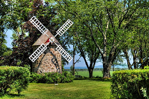 molí, antic, pierre, vell, naturalesa, gra, patrimoni, arquitectura, québec, planta, arbre, color verd, creixement, herba, terra, dia, camp, estructura construïda, exterior de l'edifici, cap gent, medi ambient, paisatge, a l'aire lliure, conservació del medi ambient, aerogenerador, bellesa a la natura, destinacions de viatge, 4K, CC0, domini públic, lliure de regalies