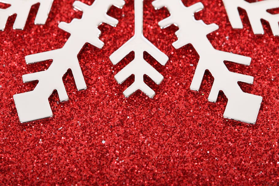decoració de flocs de neu blanca, Nadal, fred, decoració, escates, purpurina, gel, macro, ornament, brillant, neu, floc de neu, hivern, vermell, fons, primer pla, cap gent, tir de l'estudi, marc complet, a l'interior, natura morta, comunicació, gran grup d'objectes, creativitat, fons de colors, vista d’angle alt, patró, Color blanc, emoció, menjar i beguda, text, forma, 4K